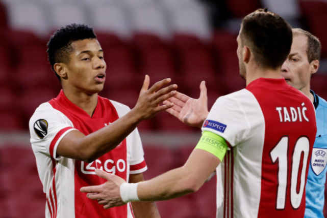 KAIYUNSPORTS官网里尔手感冰凉备战荷甲武汉三镇转会期更衣室发声，现场解说直呼：罗马今晚再遭质疑的简单介绍